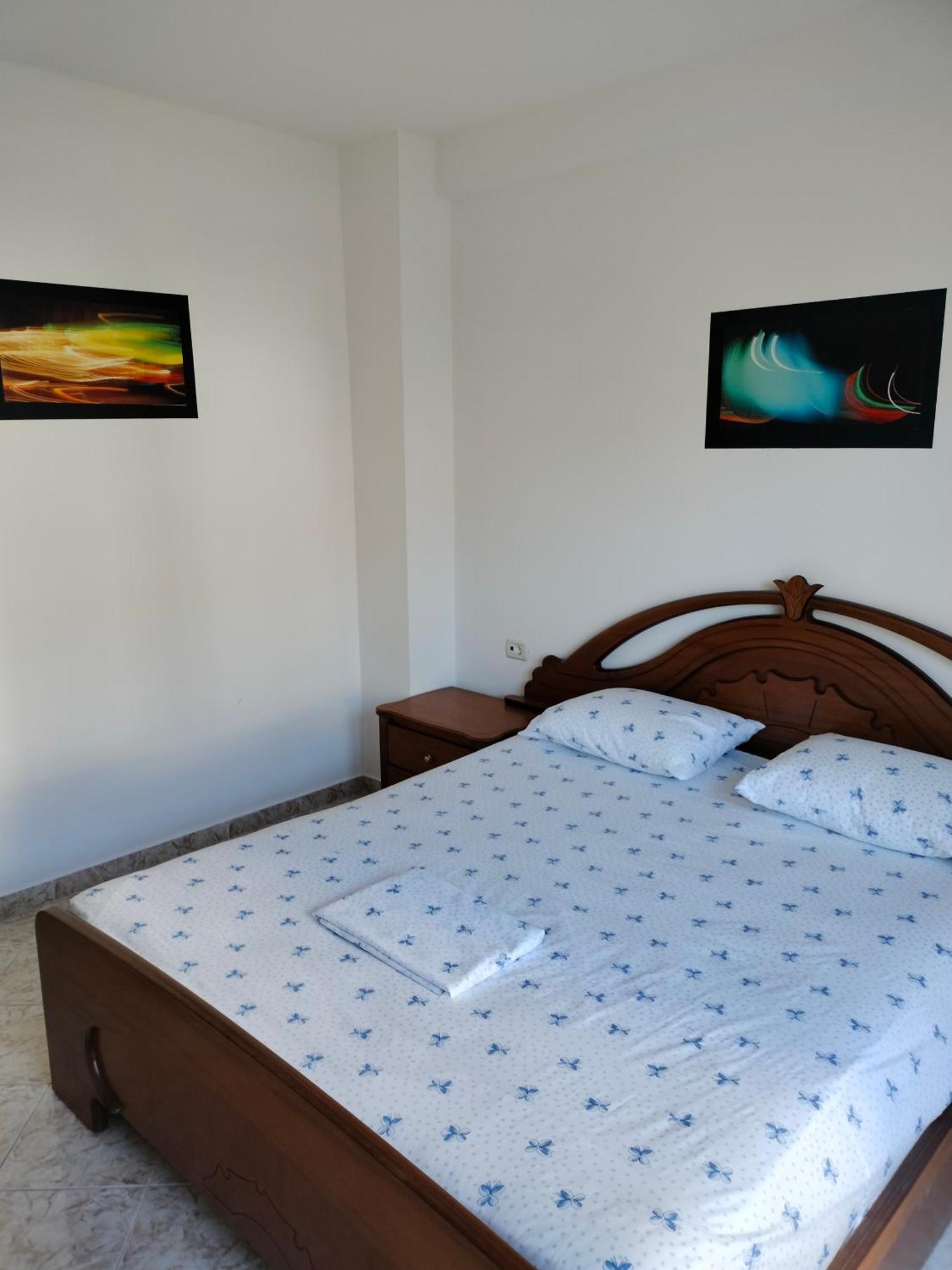 Taurasi Red Saranda Apartment Luaran gambar