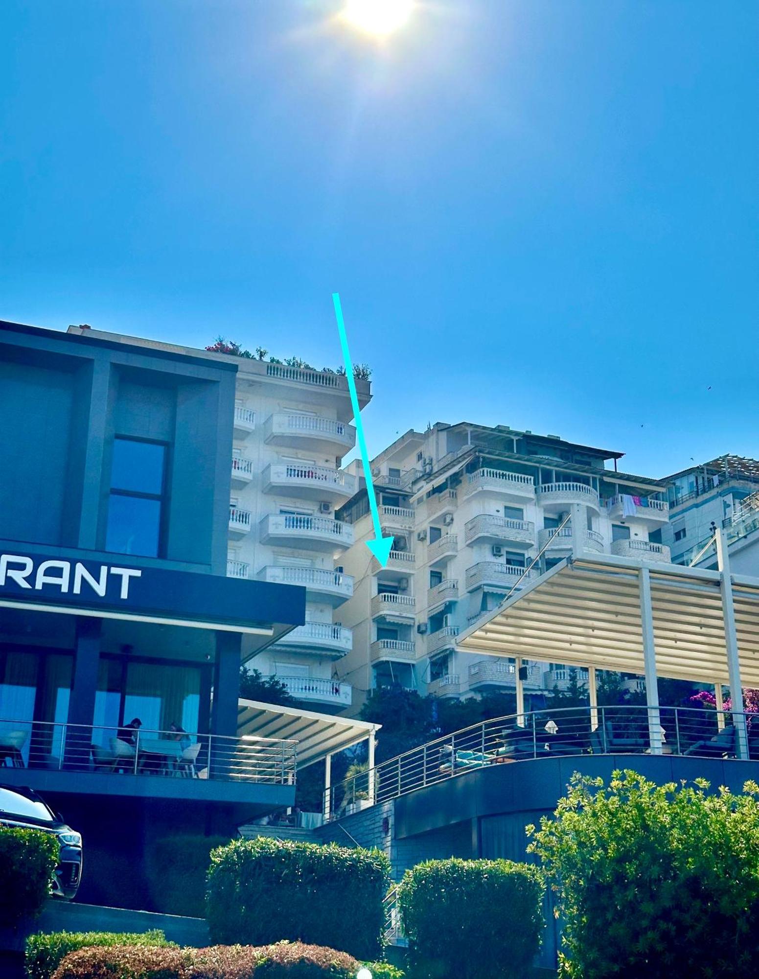Taurasi Red Saranda Apartment Luaran gambar