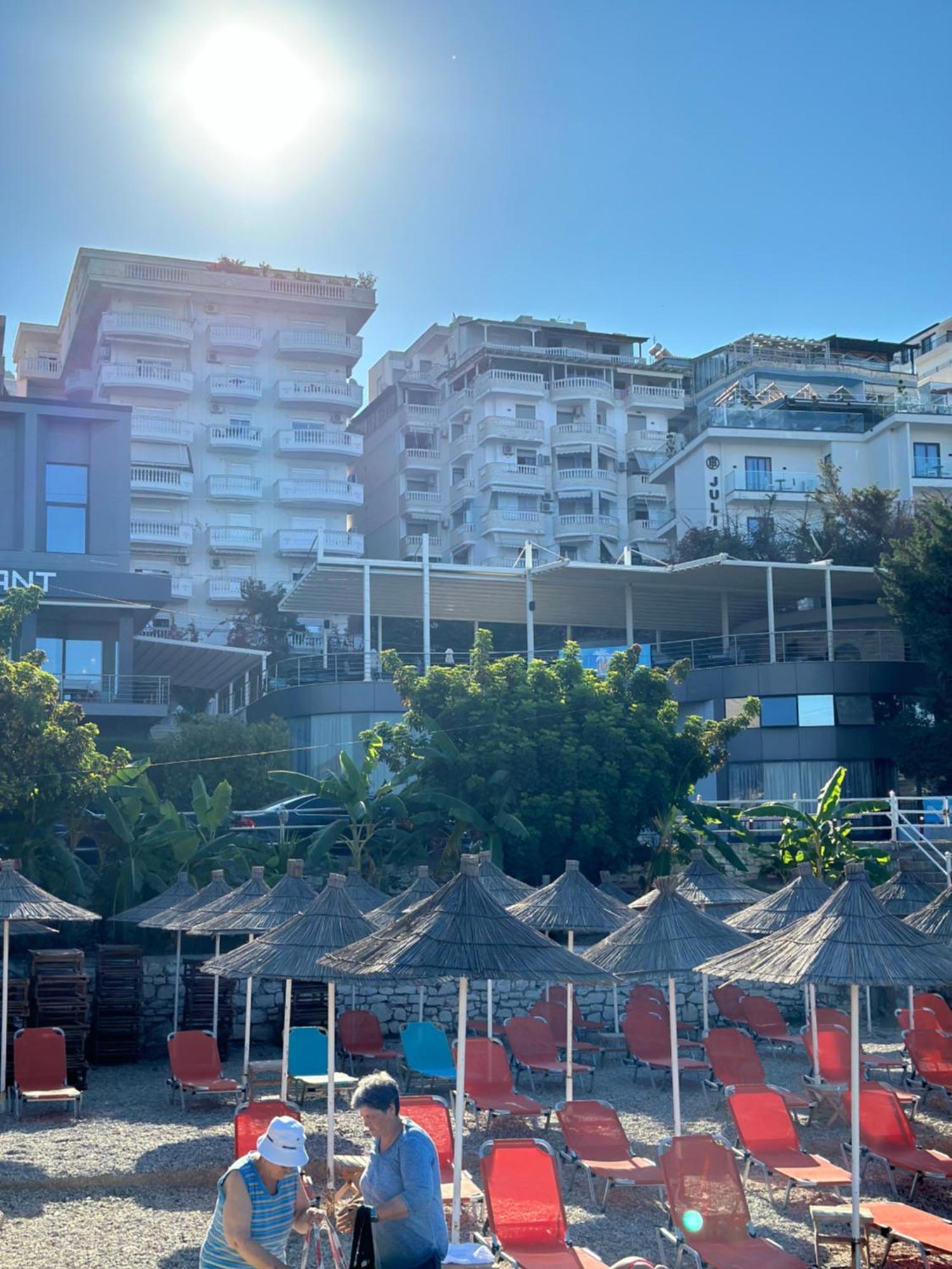 Taurasi Red Saranda Apartment Luaran gambar